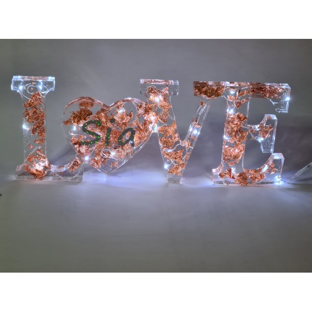 Sia Love skilt - med flager, LED lys og navn