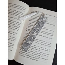 Nikoline bogmrke - klar med flager